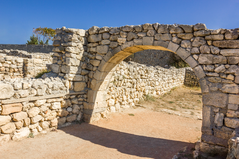 Costruzione ad arco epoca romana Una rovina in una vecchia cittàdei romani